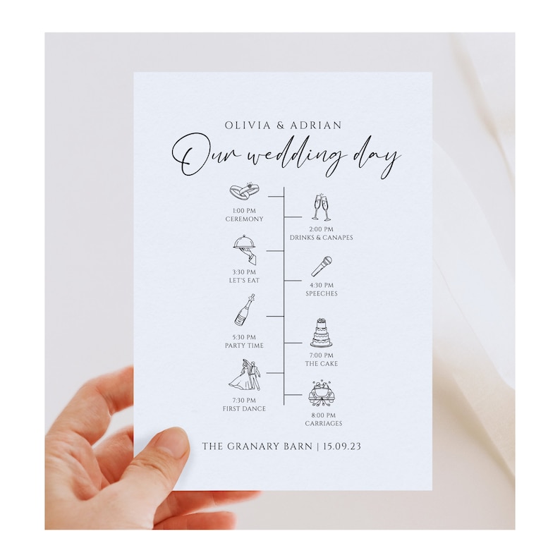 Puede incluir: Una tarjeta de programa de boda con los nombres Olivia & Adrian. La tarjeta presenta un horario con ilustraciones para la ceremonia, bebidas, discursos, pastel y primer baile. The Granary Barn | 15.09.23 est&aacute; impreso en la parte inferior.