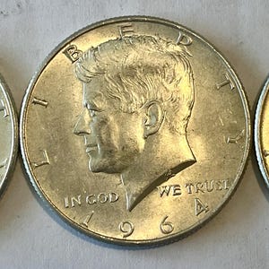 Kennedy lot  1964 silver half dollar coins. awesome shape. Great for collector or investor