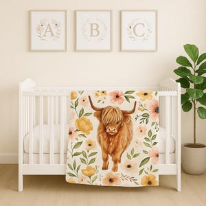 Doudou bassinette en minky ultra doux, réversible, vache highland floral, lit, bébé, naissance (fleurs, rose, pastel, vert, doux)