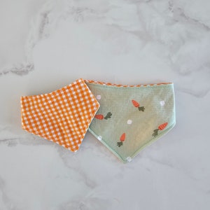 Reversible and adjustable bandana scarf for animals, two patterns (spring, summer, Easter, carrots, checks, rabbit, dog, cat)