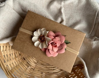 Bandeau de nylon floral Jeanne, fleurs séchées, artificielles (printemps, baptême, mariage, fête, shower, photo, bébé, fille, femme)