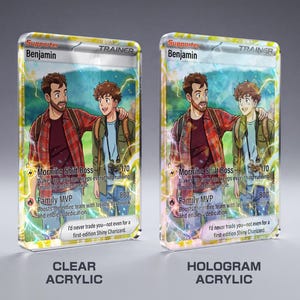 Pode incluir: Duas cartas colecion&aacute;veis de acr&iacute;lico com uma ilustra&ccedil;&atilde;o de dois homens. As cartas t&ecirc;m o texto "Supporter Benjamin" e "Trainer" no topo. A parte inferior das cartas diz "Clear Acrylic" e "Hologram Acrylic". As cartas t&ecirc;m um design colorido.