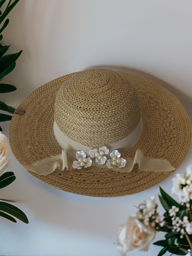 Summer Hat, Magnolia image 1