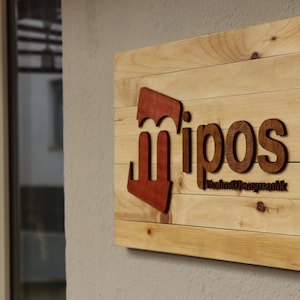 Custom Wood Business Sign, Company logo sign, Last Name Pallet Sign, Personalized Family Name Sign, Established Sign, Business wood sign