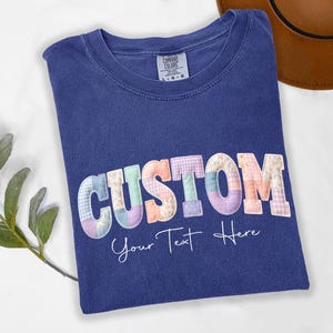 Camiseta Comfort Colors® con nombre personalizado, camiseta con texto personalizado, camiseta de regalo personalizada de moda, camiseta con letras estéticas bonitas, solo estampado (no es un parche).