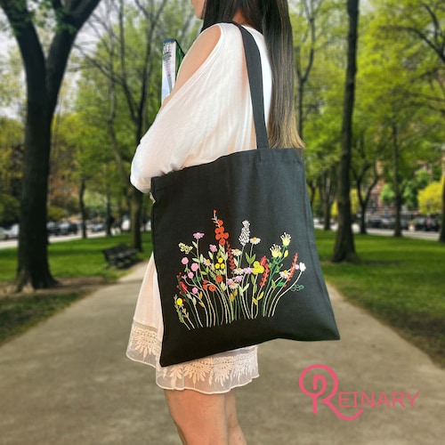 Kit de broderie pour débutant | Sac fourre-tout en toile | Motif floral moderne | Kit de broderie à la main | Kit de broderie sur tambour à faire soi-même