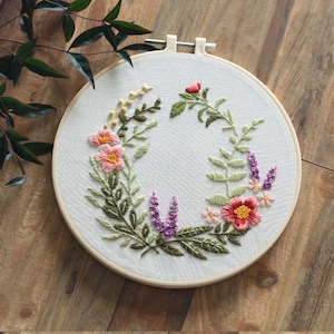 Embroidery Kit for Beginner | Lavender Embroidery Kit | Modern Flower Embroidery Full Kit with Needlepoint Hoop | DIY Craft Kit
