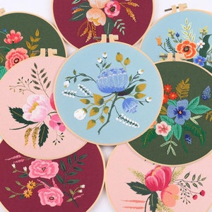 Embroidery Kit for Beginner | Modern Flower Embroidery Kit with Pattern | Floral Embroidery Full Kit with Needlepoint Hoop| DIY Craft Kit