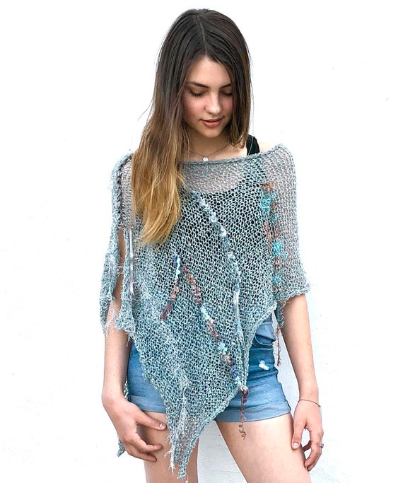 Woman Boho Knit Fringed Poncho, Knitted Wrap Shawl for Women with tassels, Summer Wrap, Wedding Hippie Clothing, Bohemian Tops for Girls