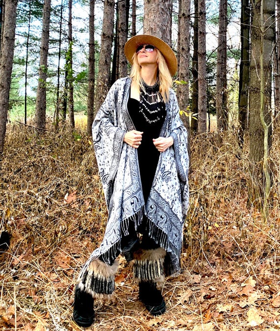 Vestaglia kimono Paisley bianco e nero con bottoni automatici