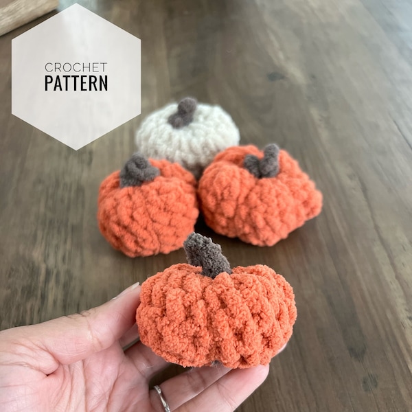 The Littlest Pumpkin crochet pattern, crochet mini pumpkin