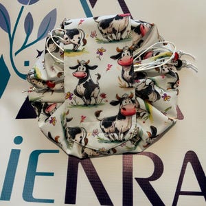 Lay Flat Cosmetics Bag – Drawstring Travel Makeup Organizer, Waterproof Lining