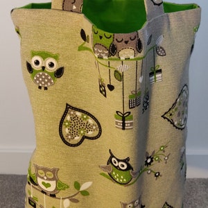 Green/red/blue and beige owl shopping/beach bag
