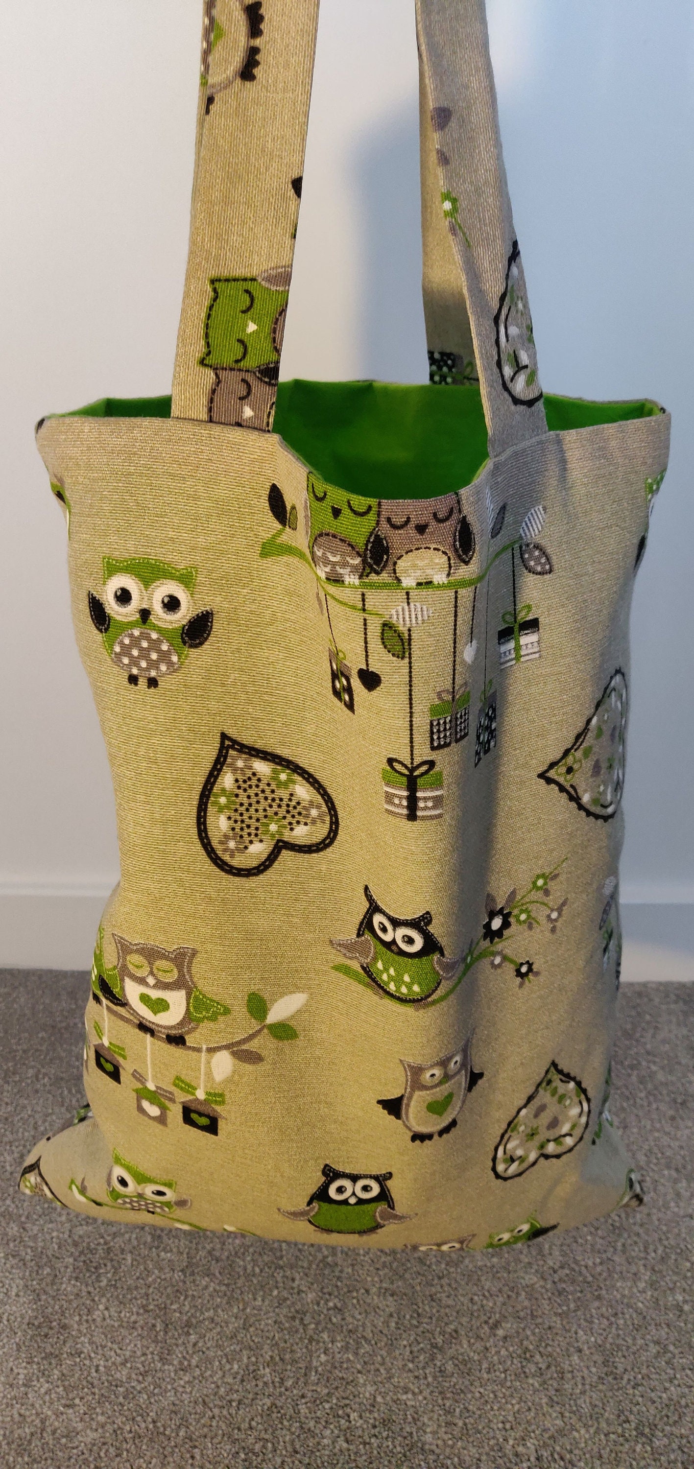 Green/red/blue and beige owl shopping/beach bag