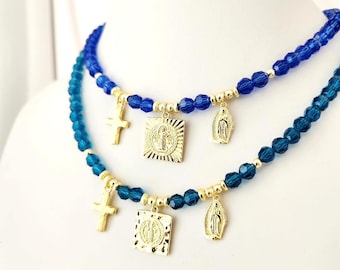 Skapulierkette, Blaue Kristallperlen, Skapuliermedaillen des Heiligen Benedikt und der Jungfrau von Guadalupe, Minimalistische katholische Halskette
