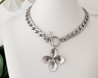 Big Flower Necklace, Summer Necklace ,Silver Chain choker Necklace, Front toggle closure with flower pendant, Stainless Steel Necklace