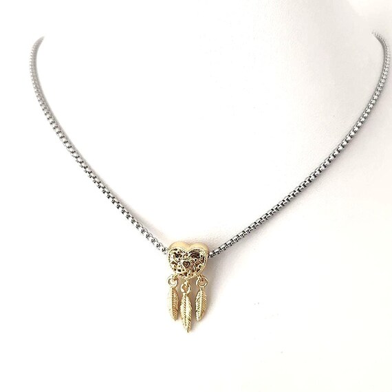 Cimenexe Collana con ciondolo acchiappasogni bohémien Collana girocollo con pendenti in piuma d'oro Collana girocollo con foglie minuscole Collana con fiori cavi Collana con catena per regali per