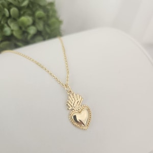 Mini Sacred Heart Necklace Gold Plated Religious Jewelry, God&#39;s Love Necklace, Catholic Necklace
