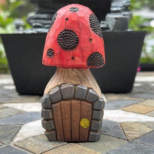 Handgeschnitztes hölzernes Pilz-Feenhaus | Wunderliche Fliegenpilz Dekor | Fantasie Garten Home | Feenhaus Zubehör | Cottagecore Geschenk