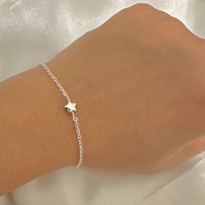 Tiny Star bracelet , Delicate Star Bracelet Gold/Silver Bracelet, Dainty Bracelet,  Simple Chain Bracelet, Stacking Bracelet, Gift For Her