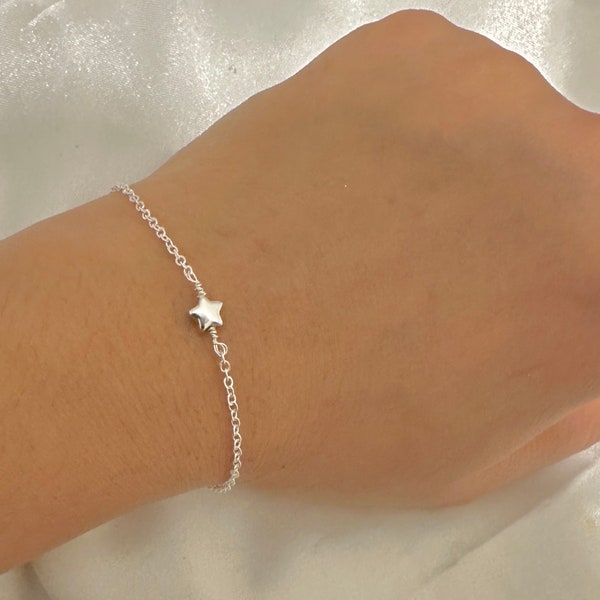 Pulsera de estrella pequeña, pulsera de estrella delicada pulsera de oro/plata, pulsera delicada, pulsera de cadena simple, pulsera de apilamiento, regalo para ella