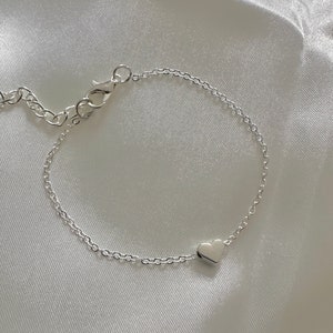 Pulsera de corazón pequeño, pulsera de corazón delicado pulsera de oro/plata, pulsera delicada, pulsera de cadena simple, regalo para ella imagen 2