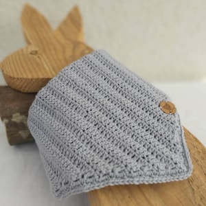 Triangular scarf for toddlers