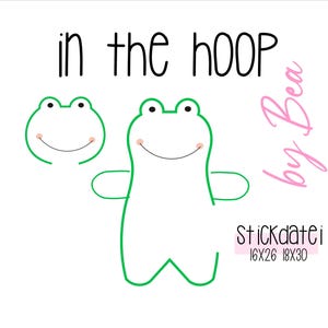 Könnte beinhalten: Auf weißem Hintergrund eine grüne Umrisszeichnung eines Frosches mit lächelndem Gesicht und zwei kleinen Armen. Der Text "in the hoop" steht darüber, mit "by Bea" in rosa Schrift. Der Text "Stickdatei" steht darunter, mit Größenoptionen.