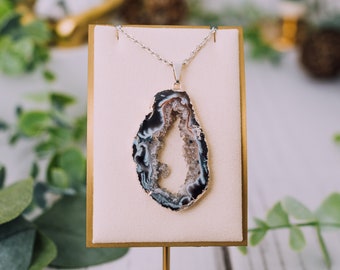 Silver Plated Slice Geode Necklace - Raw Oco Geode Necklace -  Geode Slice - Druzy Slice Necklace - Healing Crystal Jewelry