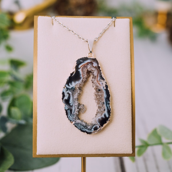 Silver Plated Slice Geode Necklace - Raw Oco Geode Necklace -  Geode Slice - Druzy Slice Necklace - Healing Crystal Jewelry