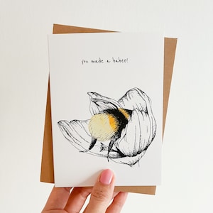 Carte de voeux fleurs et mégots d'abeilles, carte de baby shower, bébé mégots d'abeilles, carte de bienvenue nouveau bébé, maman à abeille, papa à abeille, sexe neutre