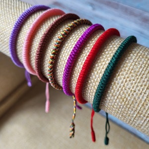 Tibetan Buddhist Bracelet for Women and Men - Adjustable Size - Handmade rope Bracelets with Lucky Knot - Tibetan Good Luck Bracelet