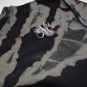 Bachelorette personalisierte Crewneck, Zukunft Frau Sweatshirt Crewneck, Reverse Tie Dye Monogramm personalisierte zurück und vorne Rundhals