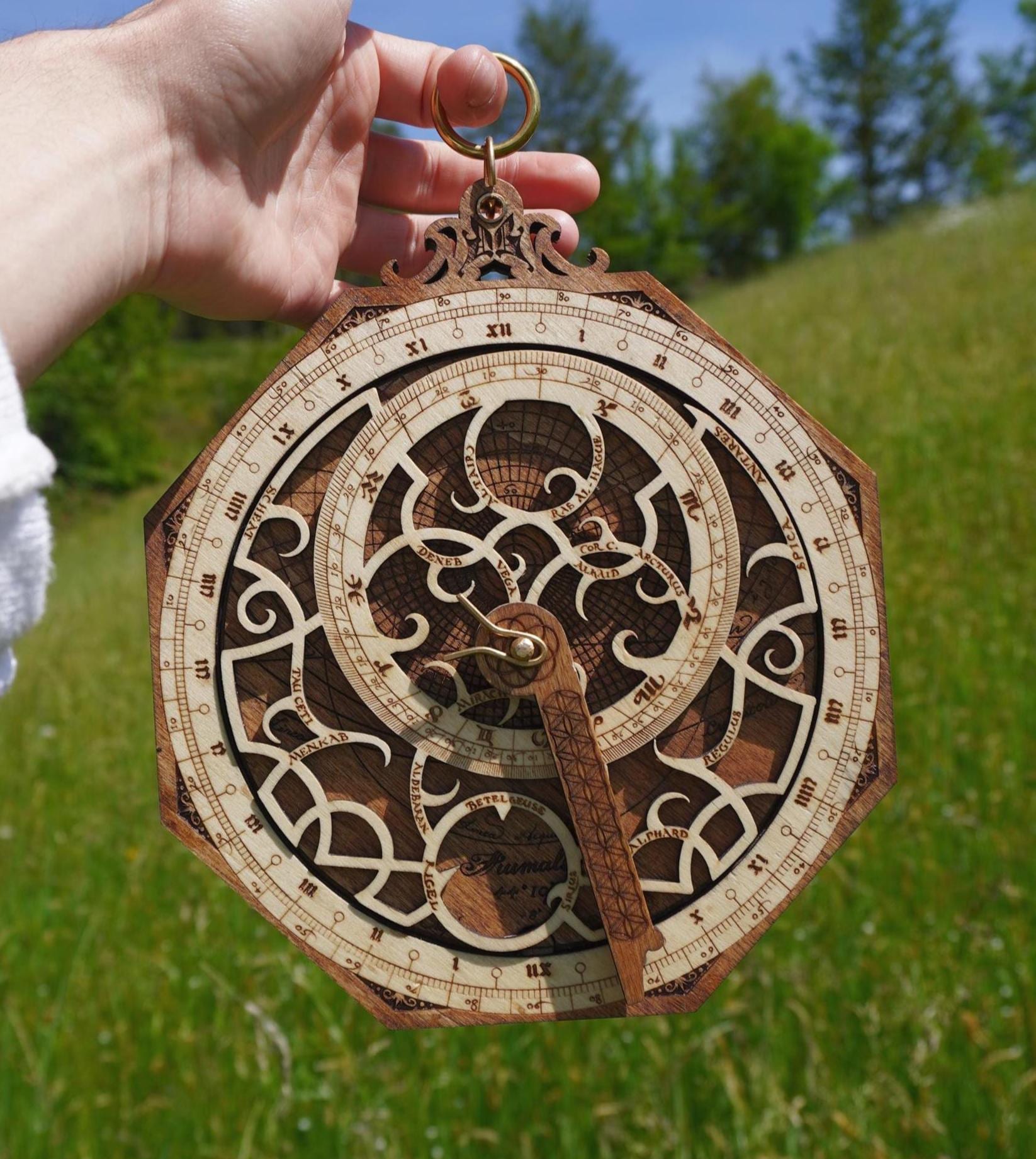 Functional Premium Astrolabe - Handmade Wooden & Brass Astronomical Instrument - Personalized Gift for Stargazers and History Lovers