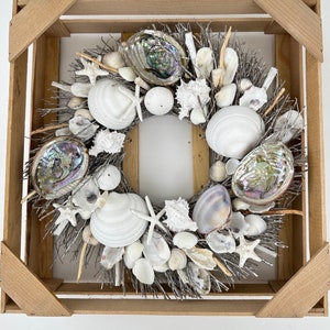 White Seashell & Abalone 20" Wreath