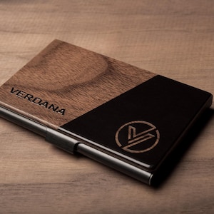 Porte-cartes de visite personnalisé en bois de noyer / Cadeau d'entreprise / Cadeau d'employé / Porte-cartes de visite / Cadeau de Noël