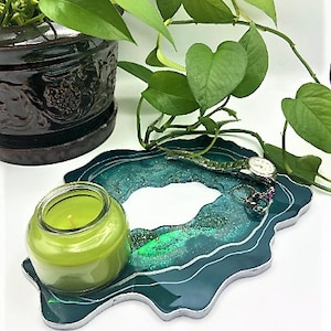 Agate Slice Tray, Geode Tray, Jewelry Tray,Candle Holder, Vanity and Beside Tray, Beautiful Green and Silver with Holographic details.