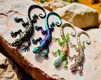 虹色に輝くエポキシ樹脂製ヤモリの置物：青と緑のトカゲの装飾 - Etsy 日本