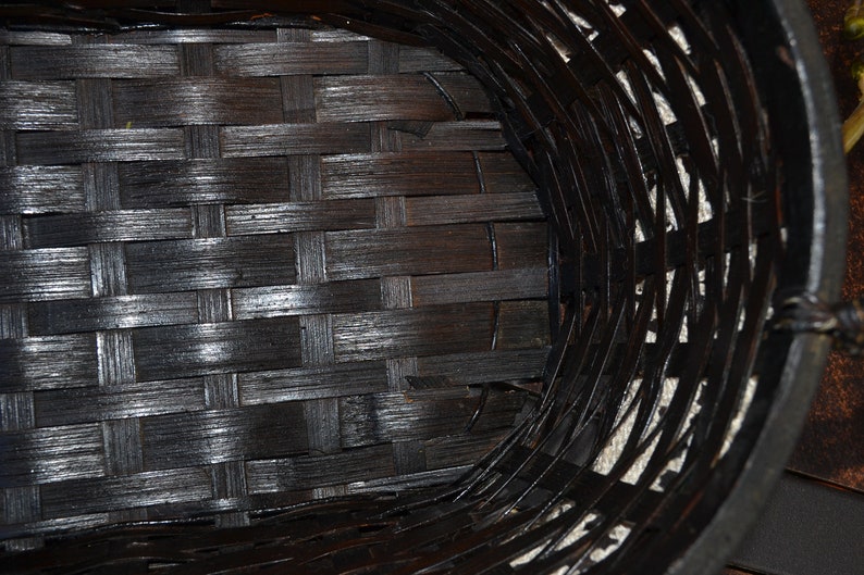 Wicker basket for bedroom Fall decorative basket, Upcycled basket Kitchen fruit basket Crochet lace trim Table centerpiece