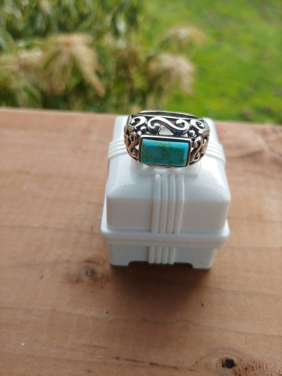 Sterling silver and turquoise estate ring