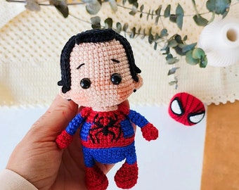 Modèle anglais Spiderman Amigurumi