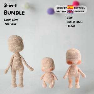 Könnte beinhalten: Ein 3-in-1 Häkelanleitungs-Set mit drei beigefarbenen Garnpuppen mit großen Köpfen. Der Text lautet 3-in-1 BUNDLE, LOW-SEW, NO-SEW, 360 ROTATING HEAD, CROCHET PATTERN, ESPAÑOL und ENGLISH. Zwei Puppen haben rosa Wangen.