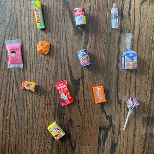 Mexican Fridge Magnets, Miniature Mexican Grocery, Mexican keychain, conchas, imanes refrigerador, paleta payaso, mazapán