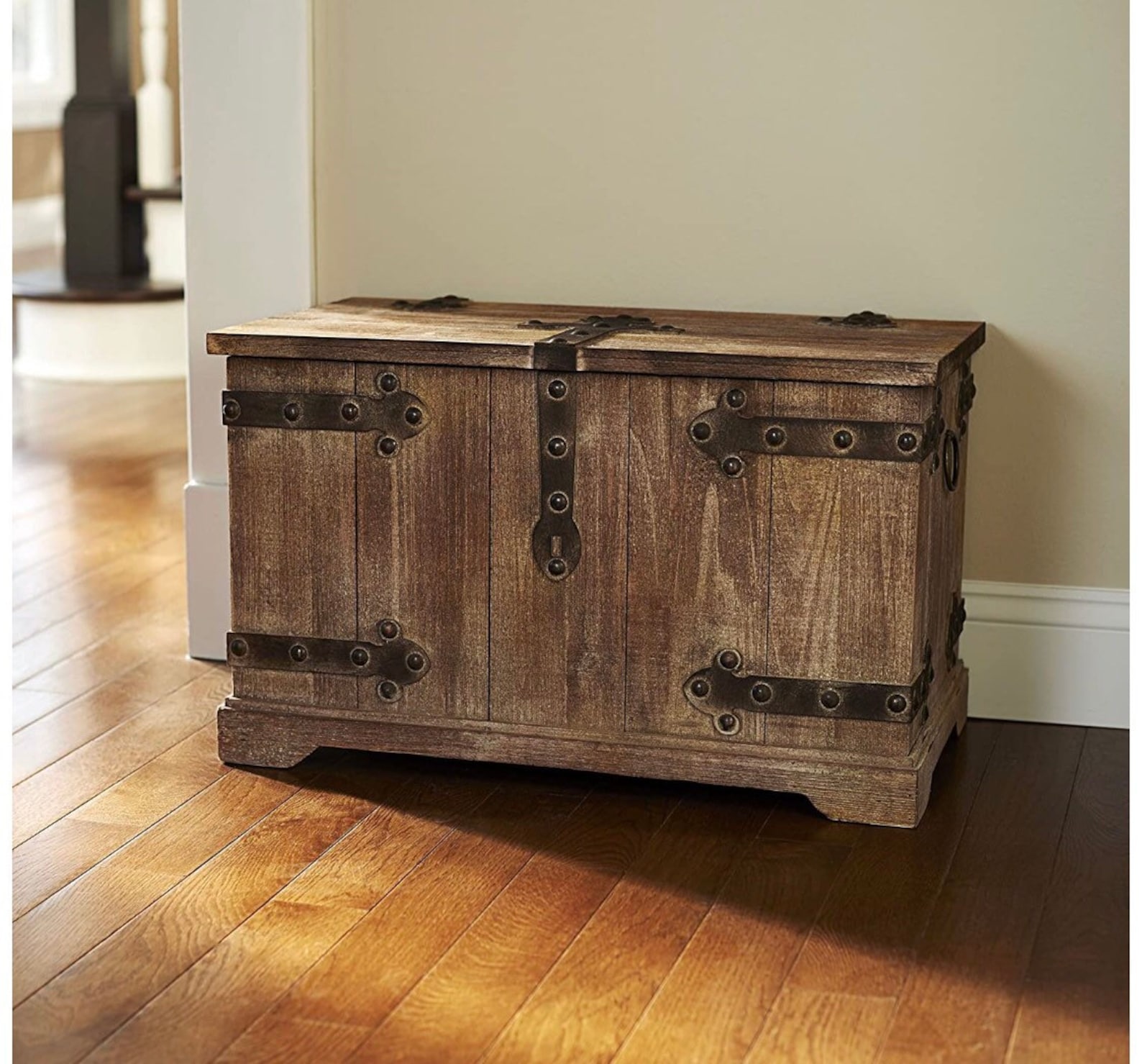 Rustic farmhouse trunk decor coffee table. Wood trunk. Etsy