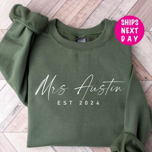 Custom Mrs Sweatshirt, Mrs Last Name Sweatshirt, Bride Personalized Sweatshirt, Bride Sweatshirt, Bride Hoodie, Mrs Custom, Trendy Sweater