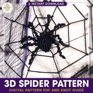 Puede incluir: Un patrón de macramé de araña 3D negro con una guía de nudos. La araña está sentada en una telaraña negra y blanca. El texto "3D Spider Pattern" y "Digital Pattern PDF and Knot Guide" se encuentra en la parte inferior de la imagen.