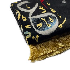 Tappetino da preghiera in calligrafia araba Kaaba nera, realizzato a Madina immagine 9