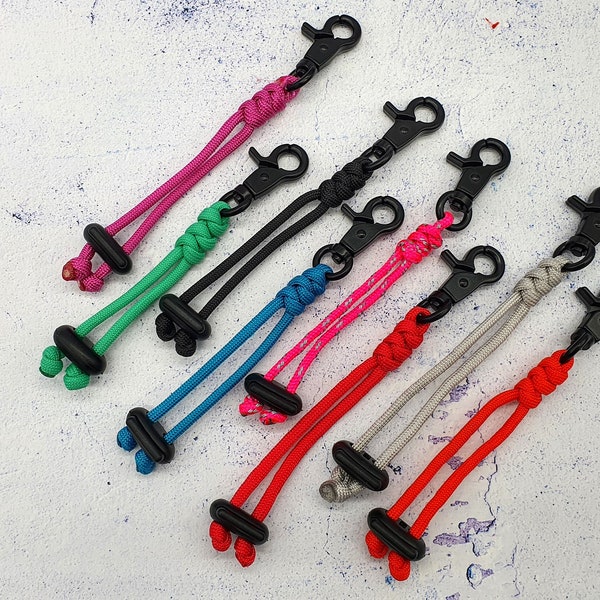 Kotbeutelhalter, Rucksackhalter, Tütenhalter, Halter für Kottüten aus Paracord mit Karabiner