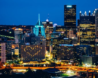 Pittsburgh downtown Cityscape Wyndham Hotel Heart Metallic Metal and Canvas Print