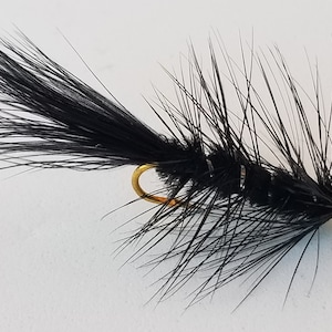 Mosca lanuda negra, mosca de agua dulce, mosca para trucha, lubina y pez pan